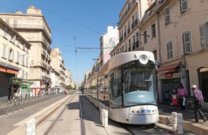 {La Petite Casa De Cezar} * Centre Ville Marseille * Clim Exteriör bild