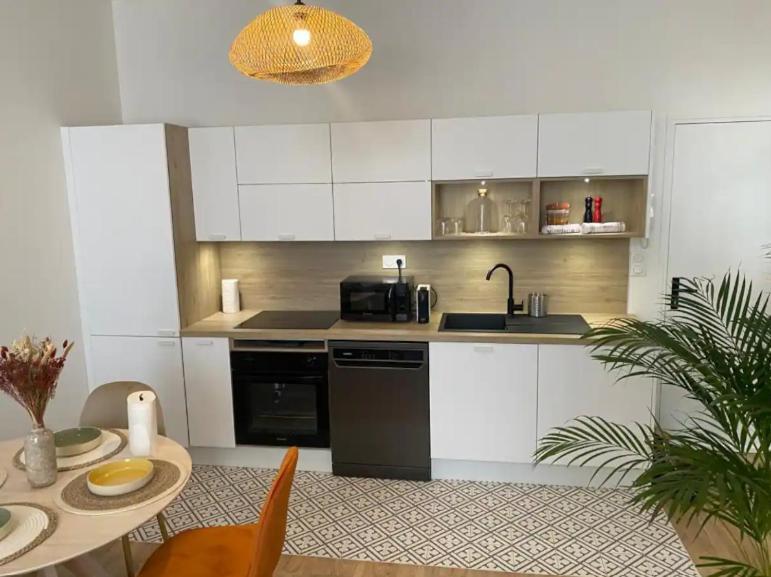{La Petite Casa De Cezar} * Centre Ville Marseille * Clim Exteriör bild
